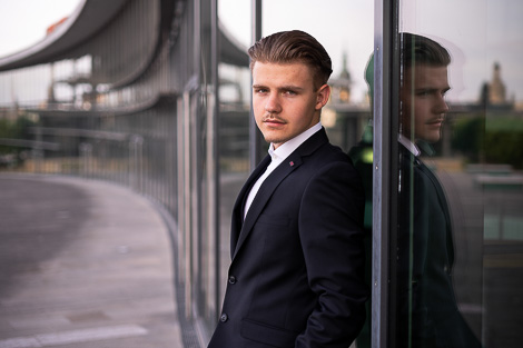 Charly Schötz Businessfotograf Dresden Bewerbungsbild Kongresszentrum