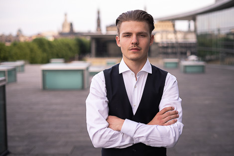 Charly Schötz Businessfotograf Dresden Bewerbungsbild Kongresszentrum