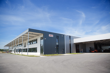 charly schoetz Werbefotograf Dresden PEWO Energietechnik GmbH Büro Produktionshalle