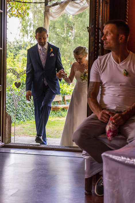Charly Schötz Hochzeitsfotograf Einmarsch zur Trauung