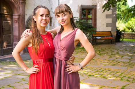 Charly Schötz Hochzeitsfotograf Hochzeitsgäste im Kleid